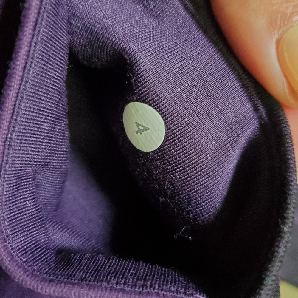 Lululemon full length Leggings size 4 in black and purple - Picture 2 of 3